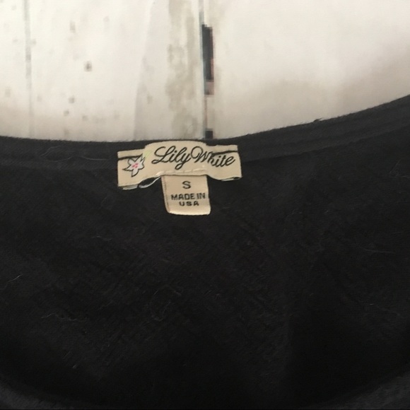 Lily White Black Short Sleeve Crochet Top Size Small - Picture 4 of 6